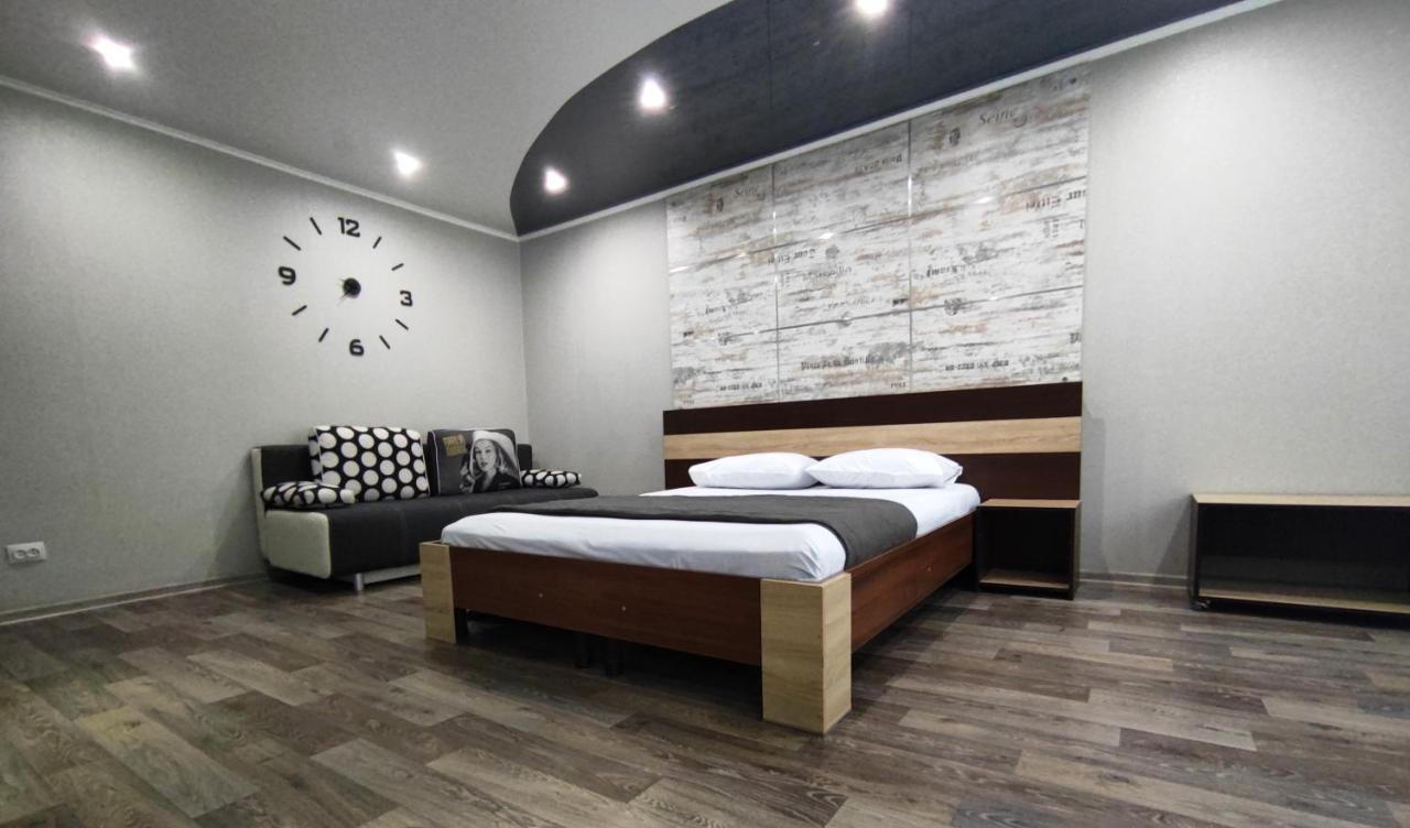 Люкс В Центре Металлургов 31 Kr Apartments Krivoy Rog Bagian luar foto