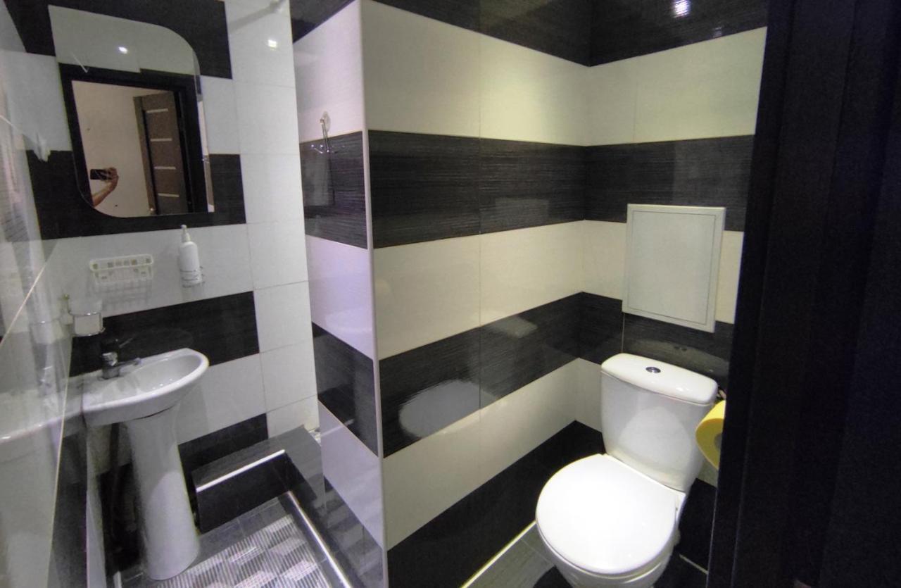 Люкс В Центре Металлургов 31 Kr Apartments Krivoy Rog Bagian luar foto